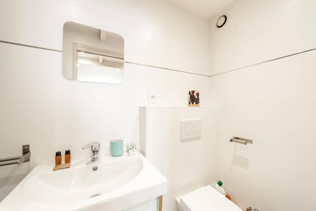 Studio Parfaitement Equipe - Metro Cordeliers Ail Лион Екстериор снимка